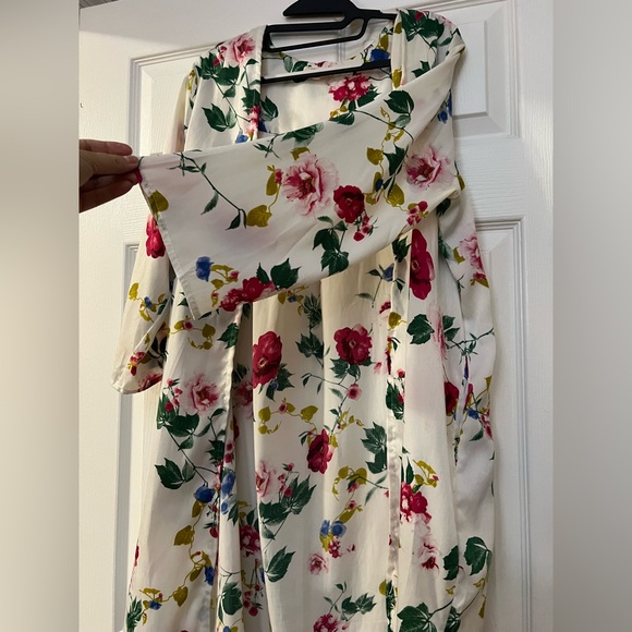 Floral Robe - Picture 5 of 6